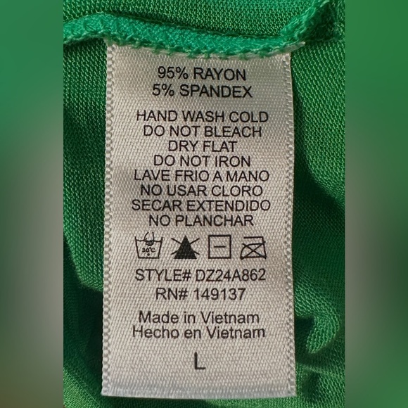 Double Zero Scoop Neck Tank Size Large Green Sleeveless Straight Hemline Stretch - Picture 8 of 10